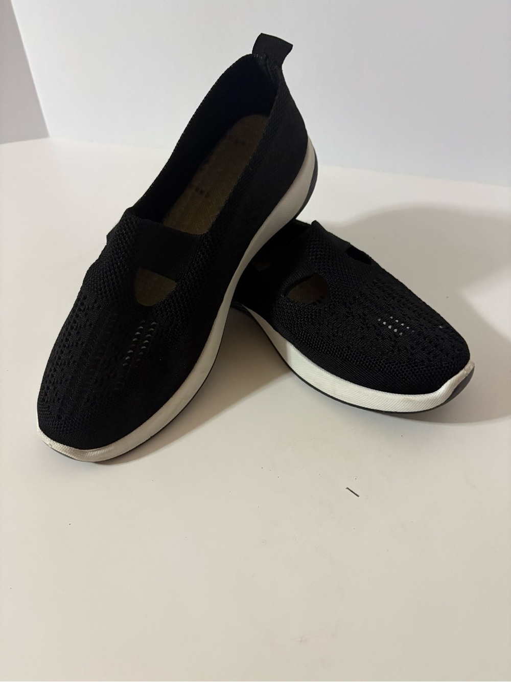 Skechers size 43 Black Knit Slip-On Walking Sneakers with White Midsole